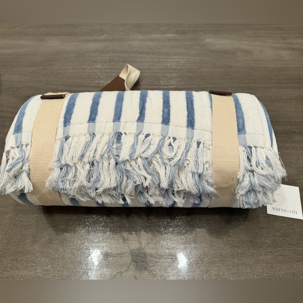 NWT Serena & Lily Tide Stripe Beach Umbrella Blanket